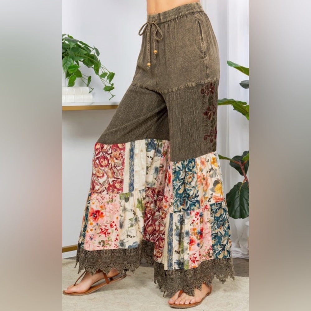 Bohemian Floral Wide-Leg Pants - Picture 2 of 6